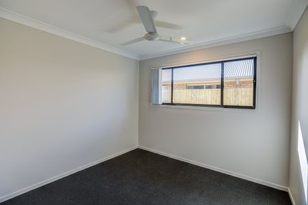 Perfect Brand-New Family Home! - Photo 2