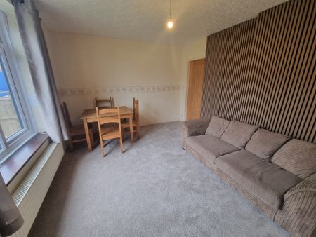 4 Bed Student Accommodation - Photo 2