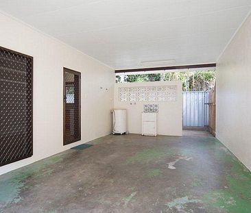 Two bedroom duplex, fenced yard - Photo 3