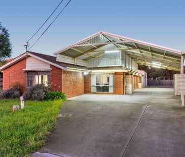 SPACIOUS 5-BEDROOM FAMILY HOME IN PRIME LOCATION - Photo 2