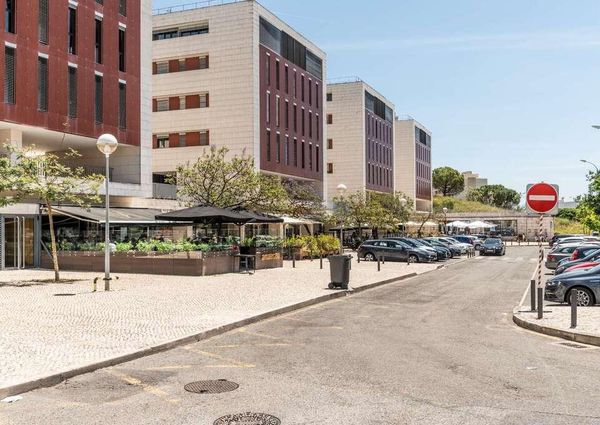 2 Bedroom Apartment with a view, Alto de Algés, Oeiras