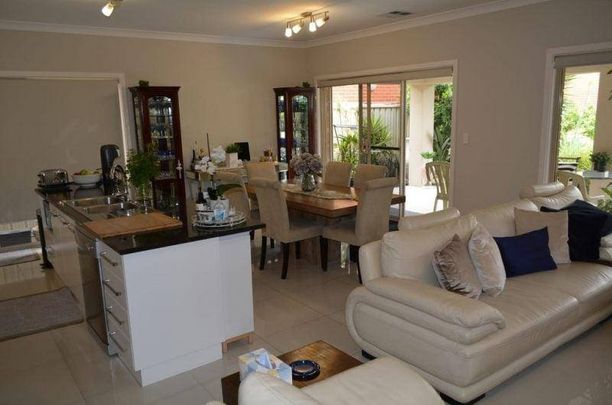 CONTEMPORARY HOME + SOLAR BATTERIES. Save Thousands in electricity per year. - Photo 1