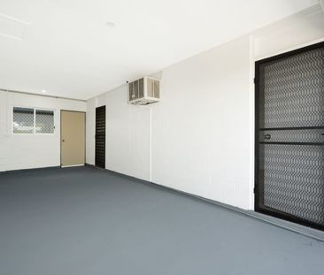 2/9 Shaw Street, West End, Qld 4810 - Photo 3