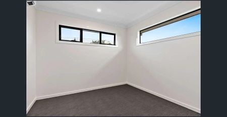 “Modern, Stylish, Sophisticated!” - Photo 5