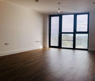 Century Tower, Chelmsford, Shire Gate - Photo 2