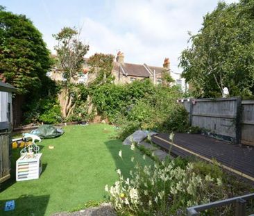 2 bedroom flat to rent - Photo 6