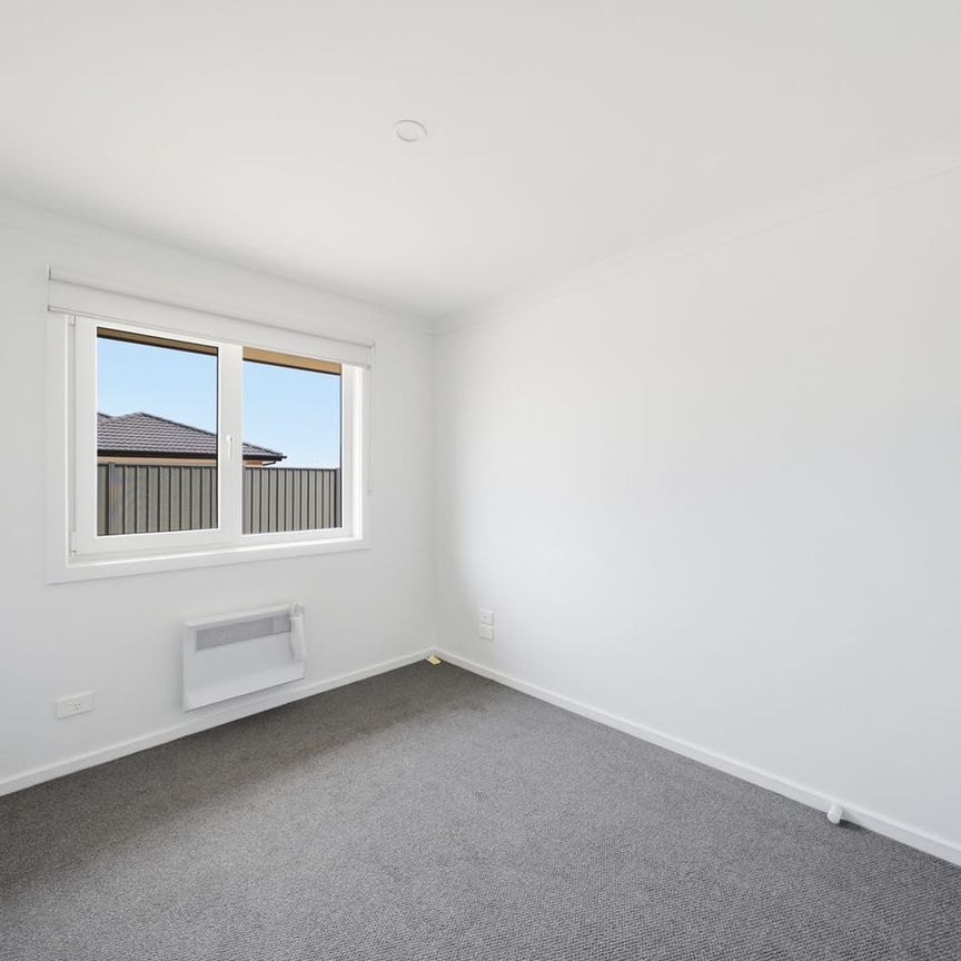 Brand new family home! - Photo 1