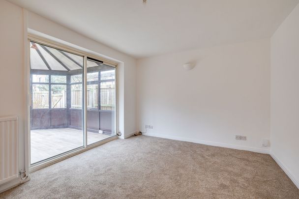 Foxwist Close, Chester - Photo 1