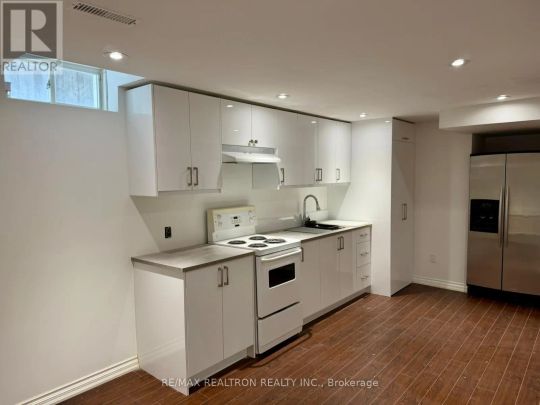 158 STAVE CRESCENT - Photo 1