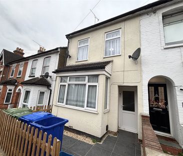 York Road, Aldershot, Hampshire, GU11 - Photo 3