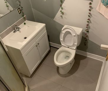 For Lease - 45 West Park Avenue, Hamilton, Ontario - Photo 1