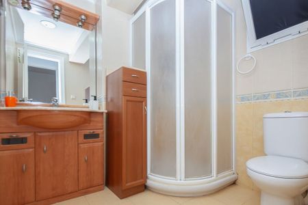 Carrer de Dalt de la Mar, Valencia, Valencian Community 46024 - Photo 5