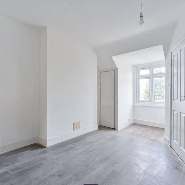 Conyers Road, SW16, London - Photo 1