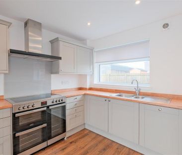 5 bedroom detached house to rent - Photo 6