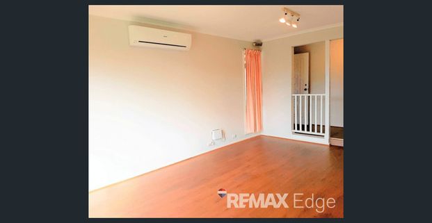 Spacious & Well-Located Family Home in the Heart of Werribee - Photo 1