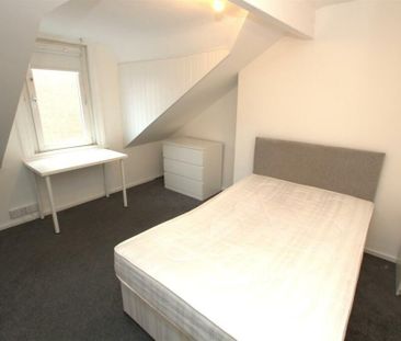 8 bedroom terraced house to rent - Photo 3