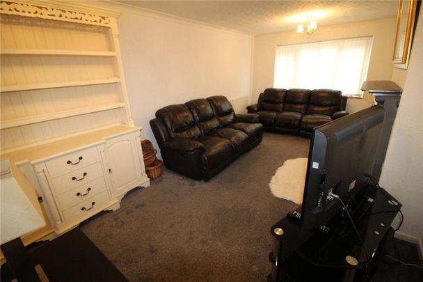 4 bedroom semi-detached house to rent - Photo 1