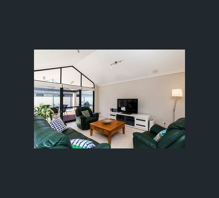 13 Araluen Crescent, Bertram, WA 6167 - Photo 4