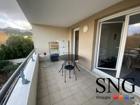 T3 MEUBLE AVEC TERRASSE ET GARAGE DOUBLE - Photo 2