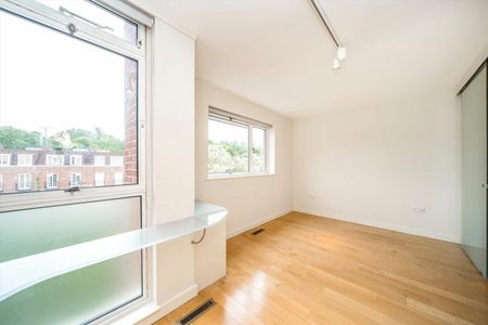 Woodsford Square, W14, London - Photo 3