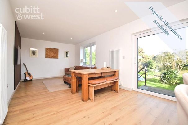 5 bedroom detached bungalow to rent - Photo 1