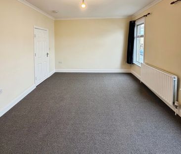 Terraced House to rent - Garibaldi Street, London, SE18 - Photo 6