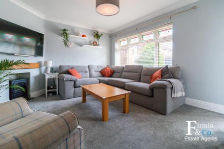 4 bedroom detached house to rent - Photo 2