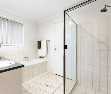 Bright, Spacious & Move-In Ready: Your New Family Home Awaits! - Photo 6