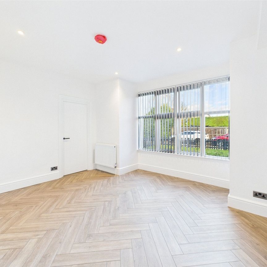 Elmers Drive, Teddington, TW11 - Photo 1