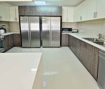Room 11 (Ensuite) - Photo 4