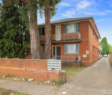 Top floor and modern throughout . - Photo 6