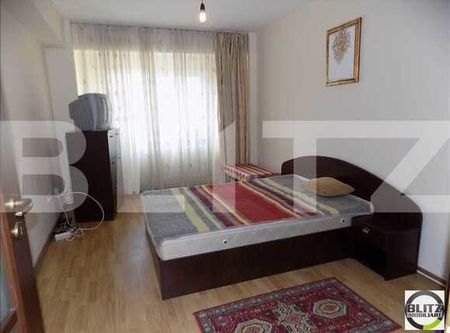 Inchiriere 2 camere, decomandat, 62 mp, mobilat modern, parcare, balcon, zona Piata Cipariu! - Fotografie 2