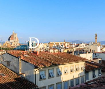 Refined Apartment with Duomo View in Florence - Photo 2