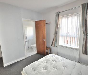 36a Willowfield Gardens, Belfast, BT6 9AZ - Photo 4