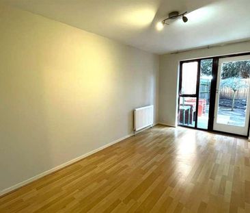 Marshall Drive, Hayes, UB4 - Photo 1