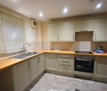 3 bedroom terraced house to rent - Photo 5