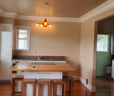 CORNWALL ST, MASTERTON 2-BEDROOMS- $490 P/W - Photo 1