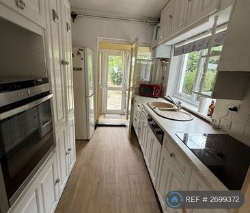 1 bedroom in a house share to rent - Photo 4