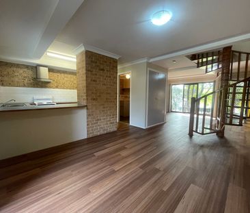 Townhouse - 2 Bedrooms - Photo 2