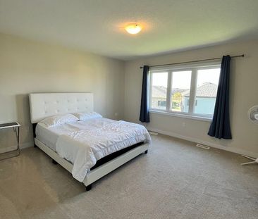 For Lease - 33 Wintergreen Crescent, Haldimand, Ontario - Photo 2