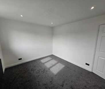 2 bedroom semi-detached house to rent - Photo 4