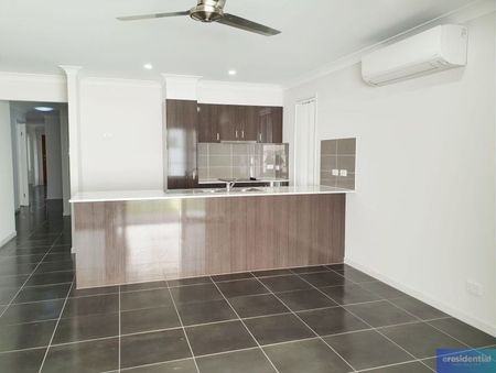 3 Dysart Drive, Holmview QLD 4207 - House For Rent | Domain - Photo 3
