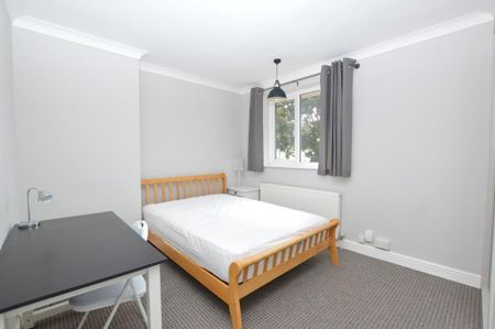 6 bedroom semi-detached house to rent - Photo 4