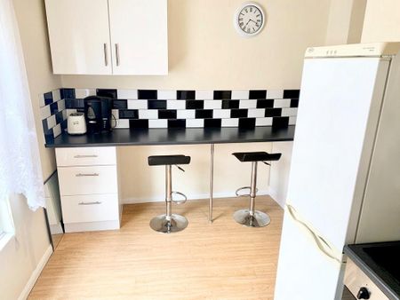 1 bedroom flat to rent - Photo 5