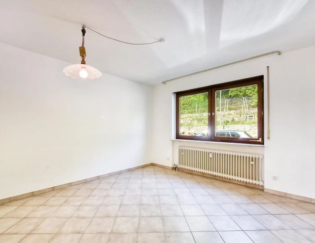 +++ Beste Wohnlage - Erdgeschoss mit fantastischem Fernblick - Süd-Balkon in Hanglage - inklusive Garage +++ - Photo 1