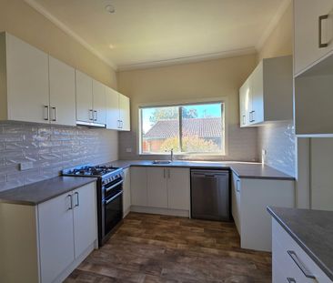 Beautifully Presented Four-Bedroom Home in a Quiet Location - Photo 6