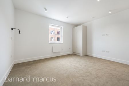 Mitcham Lane, London - Photo 2