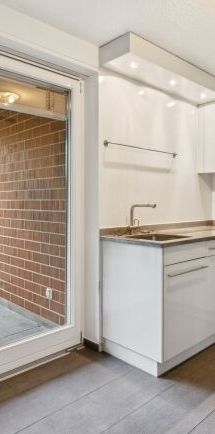 Spacious 5.5-room apartment with garden access in Seefeld - Photo 1