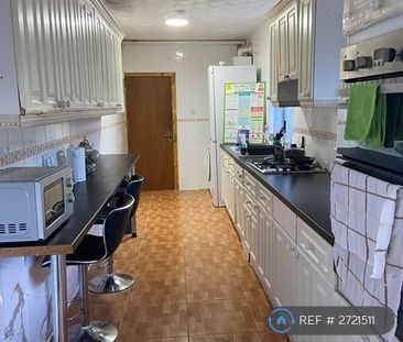 1 bedroom in a house share to rent - Photo 1