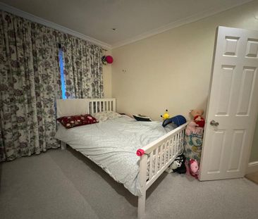 4 bedroom semi-detached house to rent - Photo 3